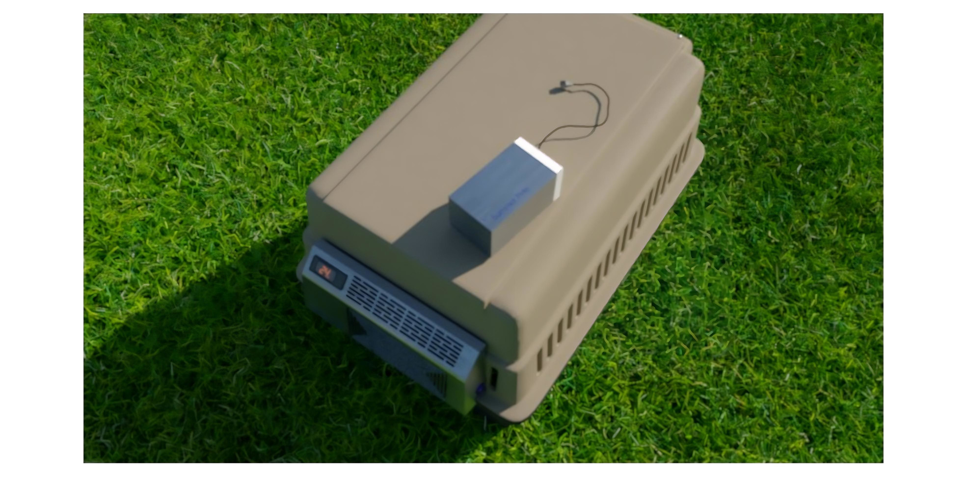 Transportin al aire libre con modulo de enfriamiento Summerpets de Climapets y batería encima